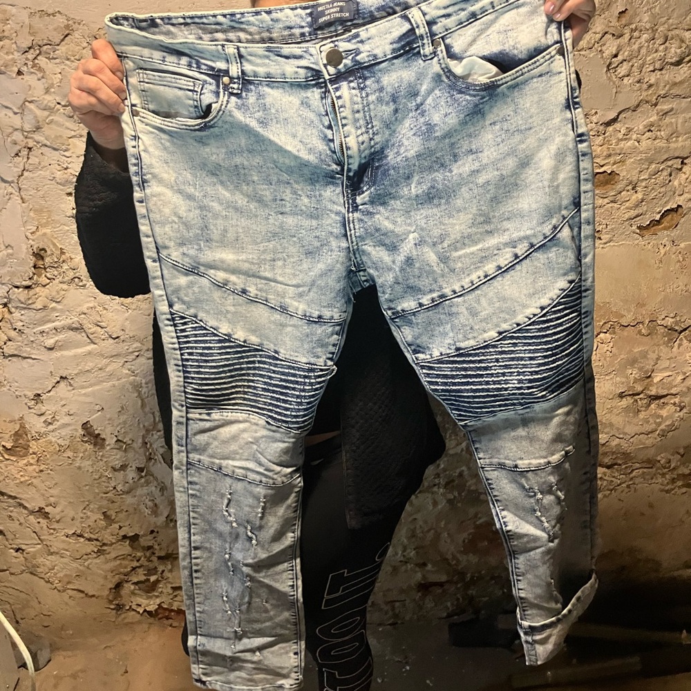 Men's Distressed Blue Jeans